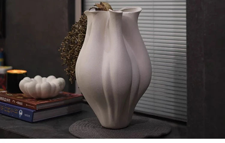Modern Ceramic Tabletop Vase – Light Luxury Decorative Flower Vase