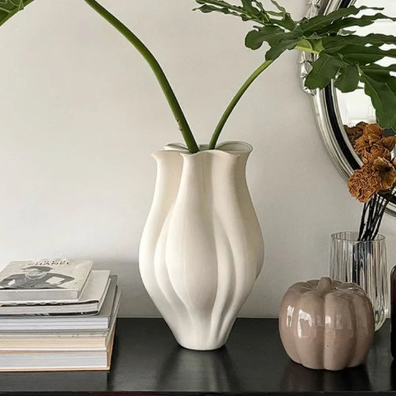 Modern Ceramic Tabletop Vase – Light Luxury Decorative Flower Vase