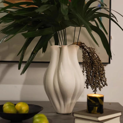 Modern Ceramic Tabletop Vase – Light Luxury Decorative Flower Vase
